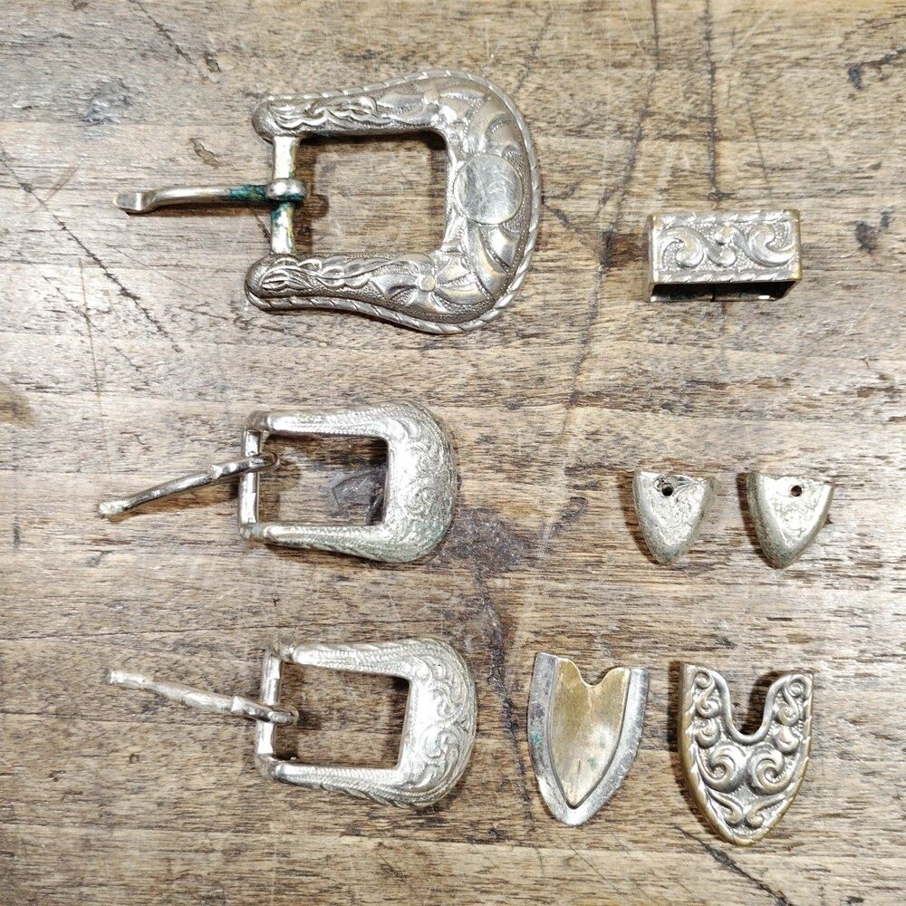Each-Vintage Silver Tone Western Buckle Lot Belt